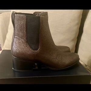 🙋🏻‍♀️BRAND NEW!!! Naturalizer Bronze Dallas Boots🤠🤠